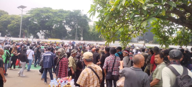 Ratusan pengunjuk rasa demo 25 Agustus 2025 di DPR. [Selvianus Kopong Basar]
